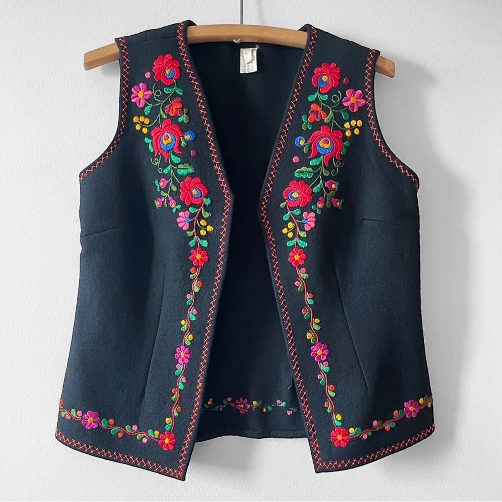 Vintage Eastern European Floral Embroidered Black Felt Wool Sleeveless Vest